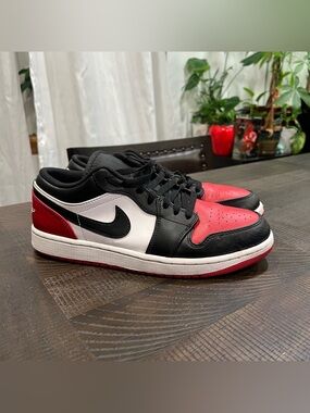 Nike Air Jordan 1 Low Black Red White Size 10 Men